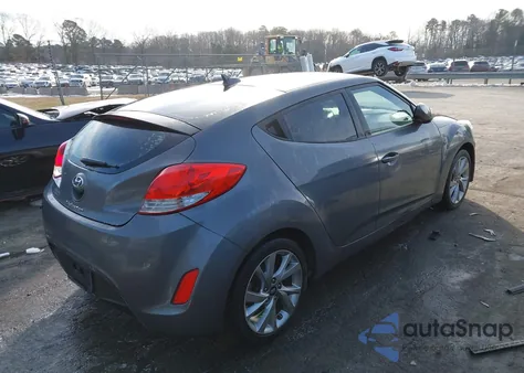 2016 Hyundai Veloster z USA, uszkodzony, nr VIN KMHTC6AD2GU283301